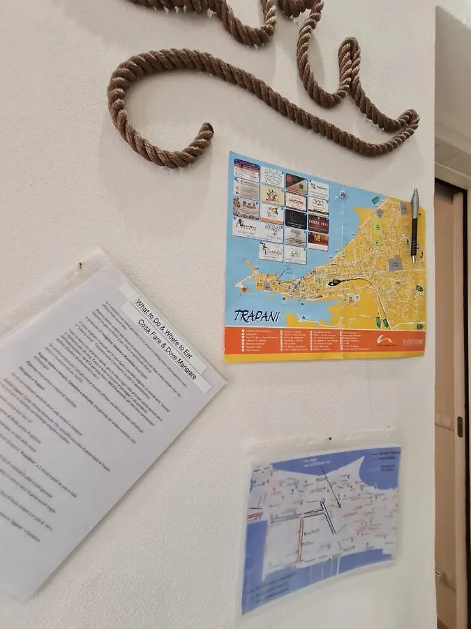 Tra I Mari Villa Trapani 0*,